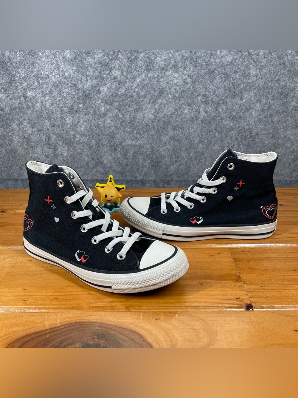 Converse Chuck Taylor All Star Womens Size 8 Y2K Heart Black High Top A09116C